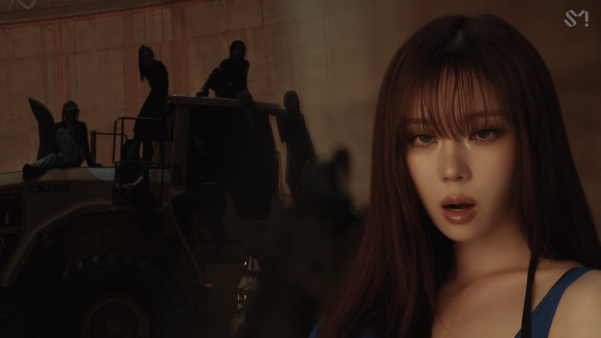 ningvinyl's tweet photo. itβs like the kpop gods heard me and decided to include it in every mv ever since https://t.co/PI7A948GTz