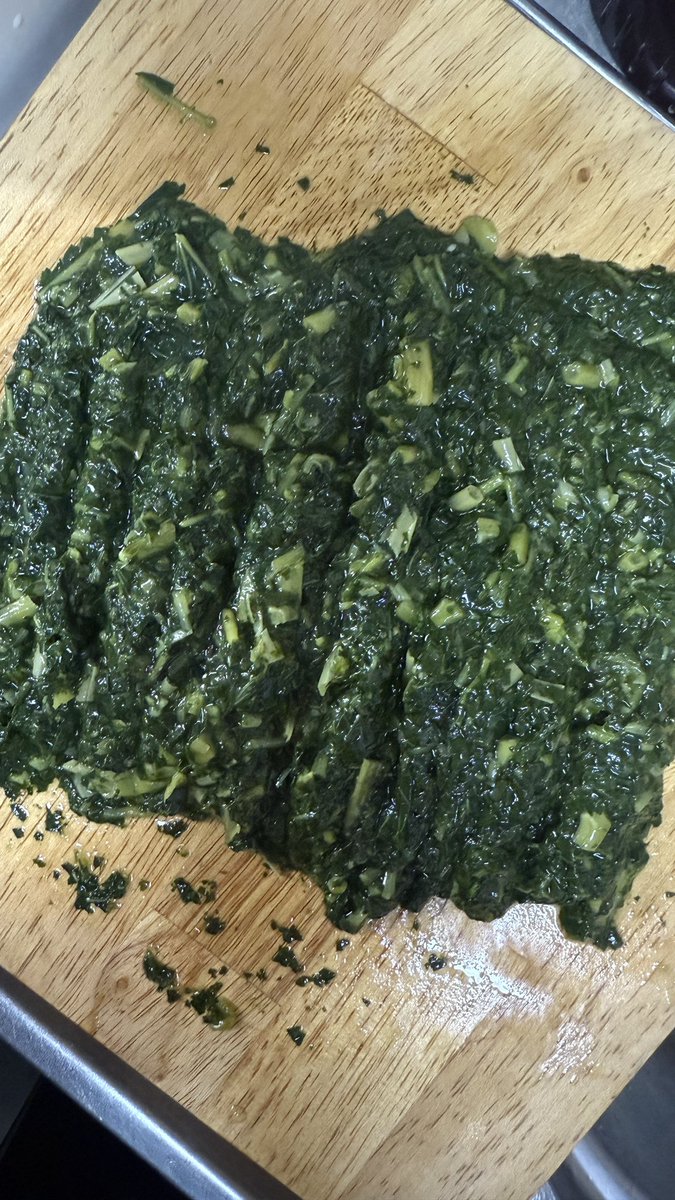 葉野菜苦手な娘がモロヘイヤは食べる🥣
2袋茹でてもこれだけ。。

一瞬でなくなるだろーな