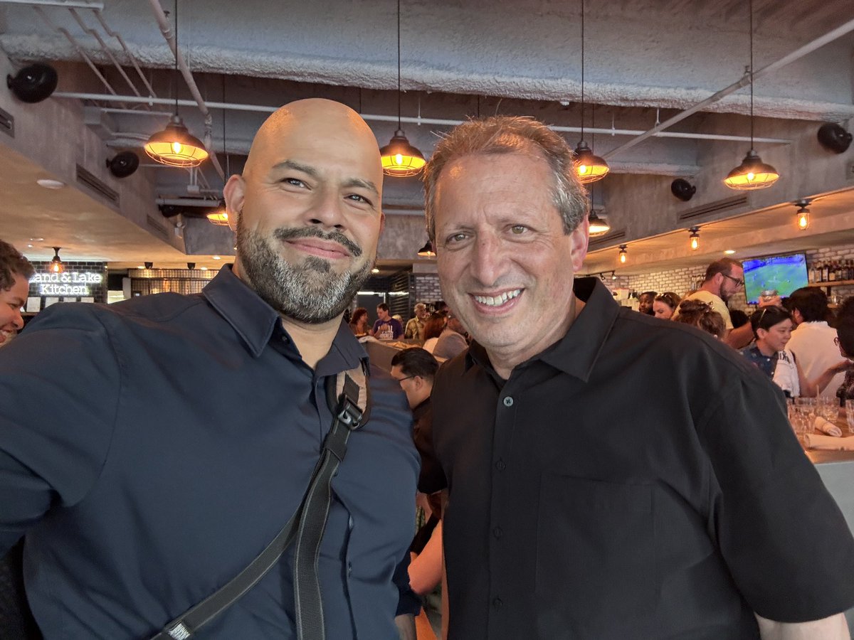Andrefor40th's tweet image. It was a pleasure meeting @bradlander at the @WorkingFamilies event at @LocalProgress today! I look forward to talking about the NYC Independent Budget Office as we look to bring more budget transparency to Chicago!