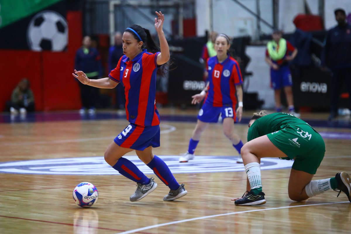 FotosSL's tweet image. Las fotos del partido de Las Santitas, San Lorenzo (4) 0 - 0 (5) Ferro, miralas en fb.com/FotosSL #FutsalFemenino #SanLorenzo