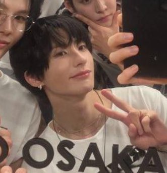 adorableantonny's tweet photo. 이분너무잘생김내스타일 https://t.co/buJ624ZVbg