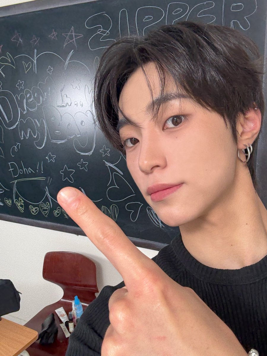 doha_hiverlab's tweet photo. 도하 마음 안에는 [우냥단]이 있다 

#도하 #DOHA #ドハ
#하이버랩 #HIVERLAB 
#Dream_In_My_Bag #ドリームインマイバッグ https://t.co/Rs24Uci5O5