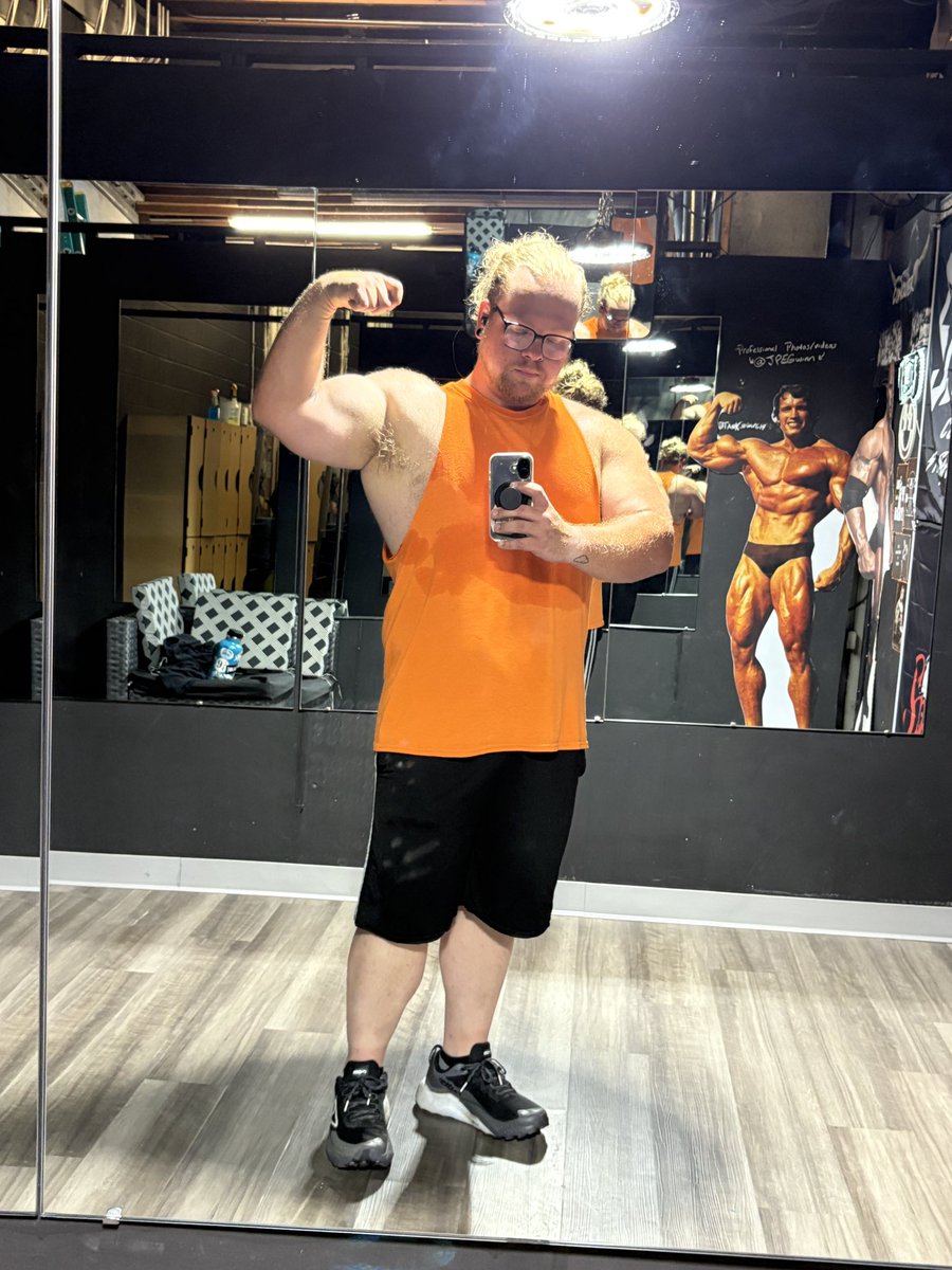 trav_allen's tweet image. Saturday? More like Shoulderday
Ha
Haha
Whew.