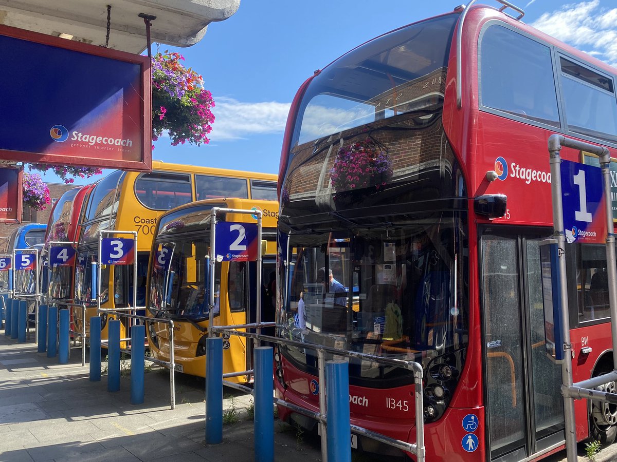 Red &amp; yellow meet again!

(1) Taken 12/09/25
(2) Taken 2022/2023 (can't remember)