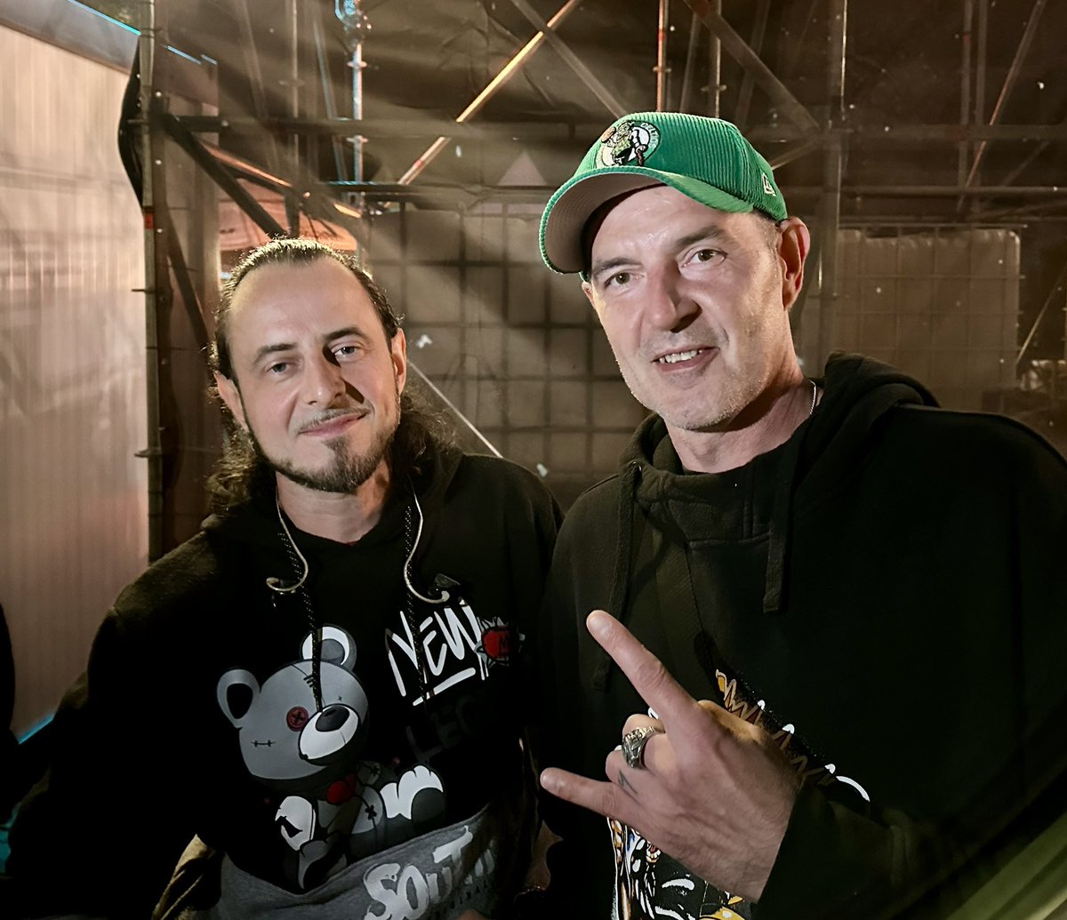 Zielony666's tweet photo. Czy ciemno, czy jasno… #Abradab #RapStacja https://t.co/CPN22E2k9e