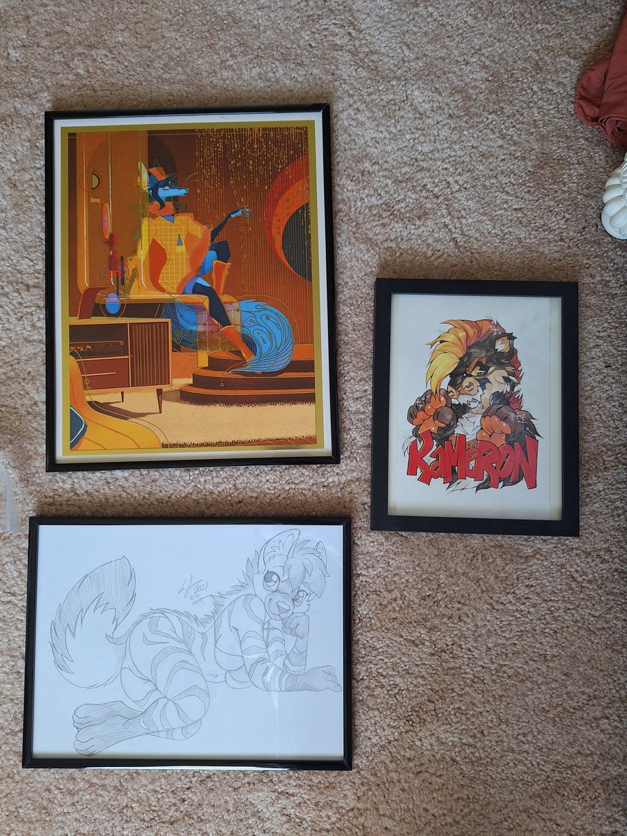 Scarburne's tweet image. wall decor at the new apartment is boutta be fire