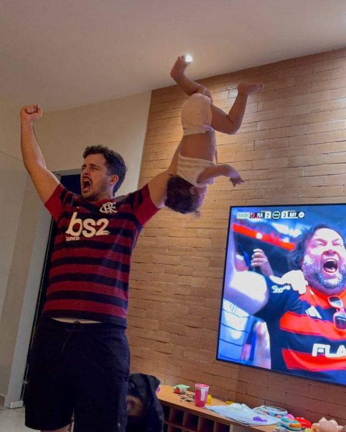 UrubuTT_'s tweet photo. FIM DE JOGO!

Flamengo 2x0 São Paulo 

A Liderança permanece pro Flamengo! ❤️🖤 https://t.co/zGaGfeAnK9