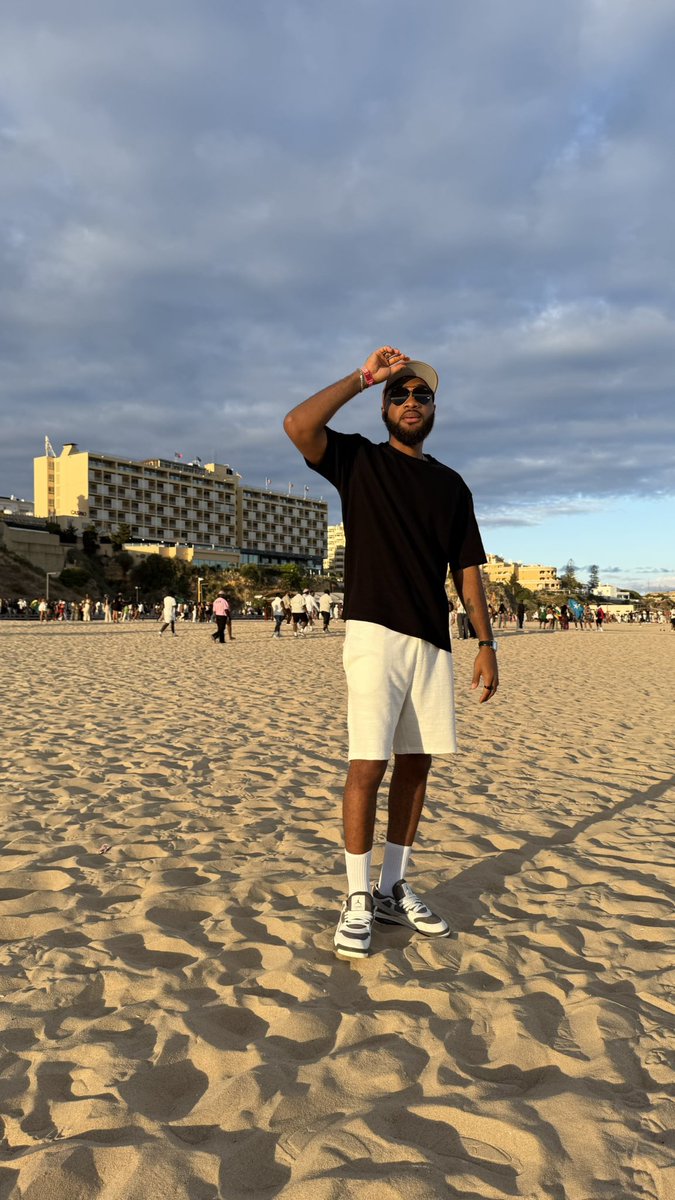 tayoainafilms's tweet image. Fun times at the biggest African Music Festival in the world. Davido, Burna and Tems killed it! 

Also got to experience the best of both homes. 🇳🇬 + 🇵🇹