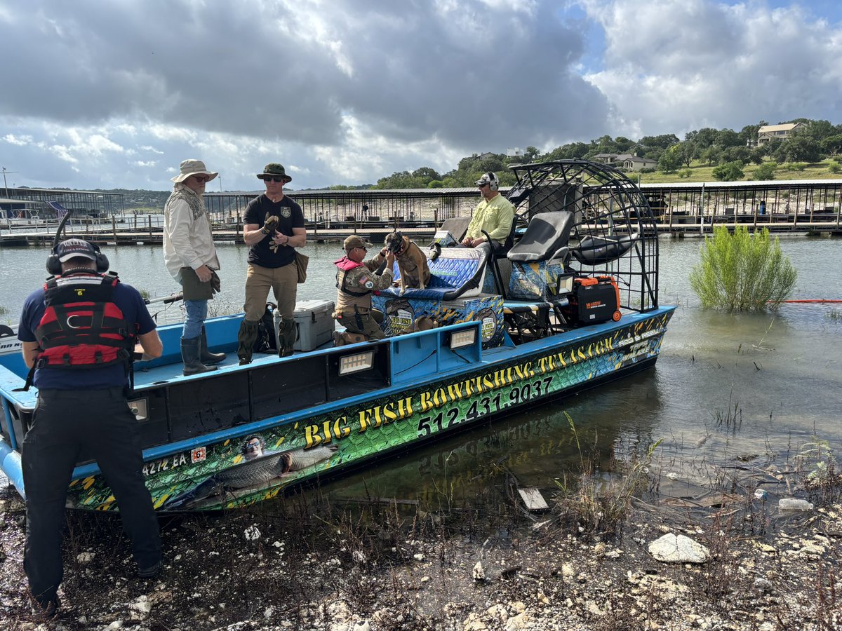 God_Is_Soverign's tweet image. Today, we did Airboat search and recovery on Canyon Lake, 70+ miles down river from where the flood began.
I was with to former SF soldiers, 2 medics and a cadaver dog.
BigFishBowFushingTexas.com captained us on his airboat.
If anyone ever needs a Texas bow fishing charter.…