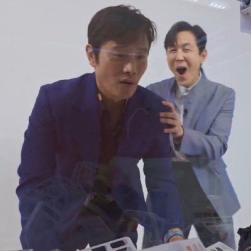 inhunlove's tweet photo. STOP THEY’RE SO SILLY https://t.co/uYhNIOweDy