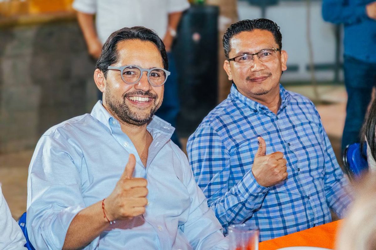 Agustin_TorresD's tweet image. ¡Nanchital ya es naranja! 🍊

No hay duda de que José Luis Pérez Salinas, va a construir un buen gobierno para las y los nanchitalenses. 

A pesar de los intentos por frenar este movimiento, hoy está más fuerte que nunca. La voluntad ciudadana se impuso y ahora, con determinación…