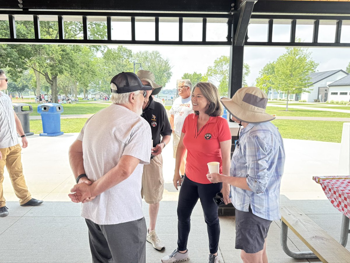AngieCraigMN's tweet image. Loved seeing so many friends and familiar faces in Lakeville today at the annual Pan-O-Prog Blue BBQ! We are so much more powerful when we come together, and this community brings me hope for Minnesota’s future.