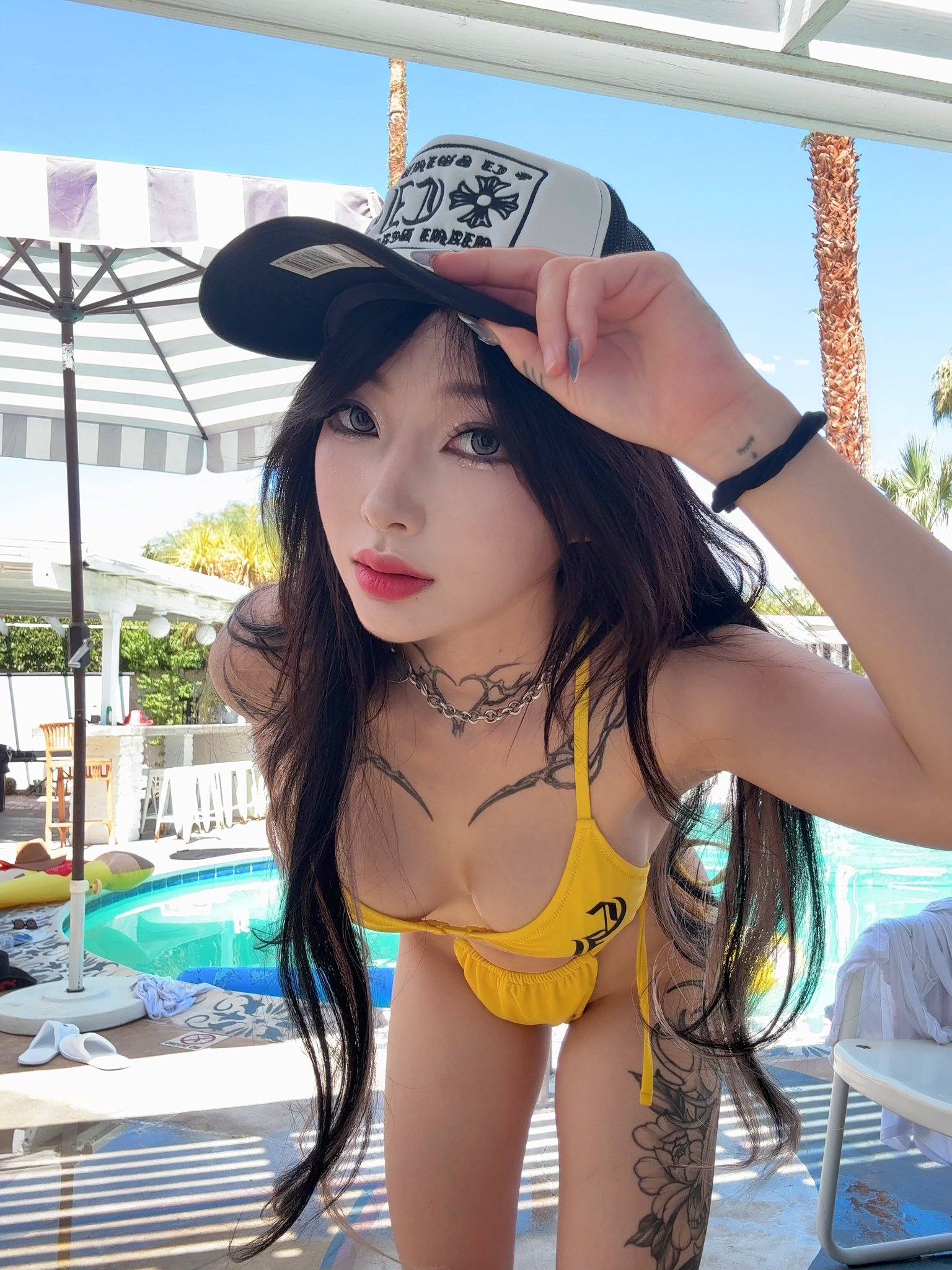 1 pic. Pool day 💦☀️ https://t.co/hT3yCcWaNt