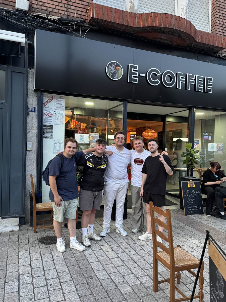 Première LAN sur CS2 premier TOP 1 ! 🥇

C’était trop cool de passer joueur pour la première fois et de pouvoir trashtalk les adversaires, on se revoit soon ! ⚡️