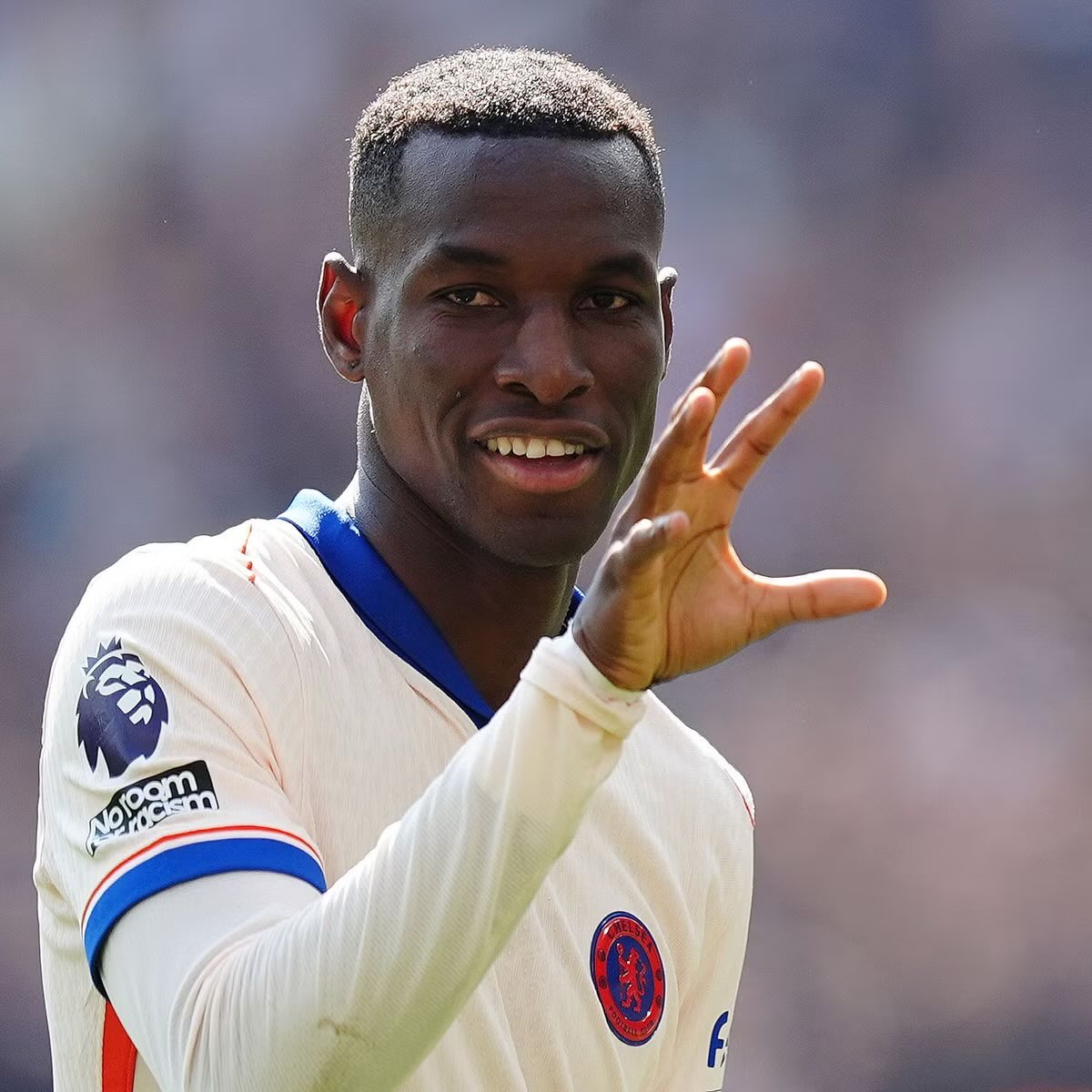 UtdXclusive's tweet photo. 🚨 JUST IN: Manchester United have enquired about Chelsea striker Nicolas Jackson. 

The door is open for him to leave Chelsea for around £60M.

#MUFC [@Nabil_djellit] https://t.co/cw8dslpUCd