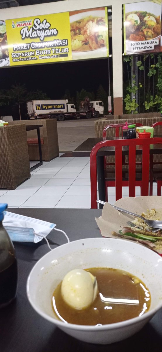 Dah kenyang... Cukup satu telur aja....