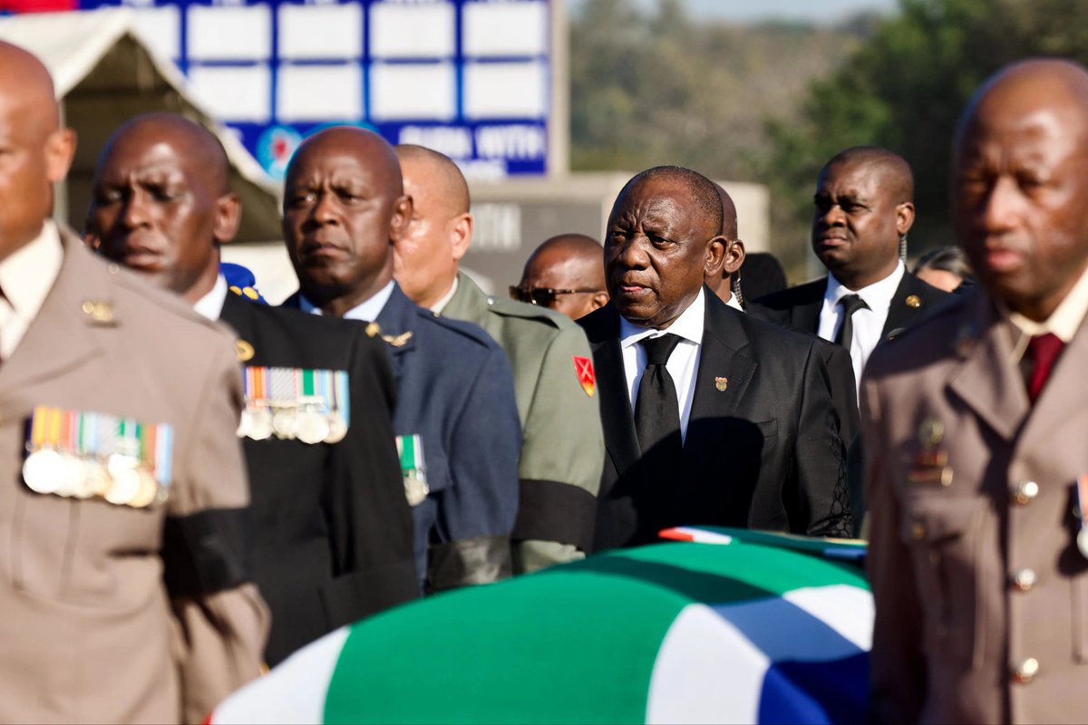 AmoruPaul's tweet image. Today, I joined thousands in Mpumalanga to honor the life of former Deputy President David 'DD' Mabuza. A man of the people, whose legacy of service and dedication will live on. Condolences to His Excellency, the President @CyrilRamaphosa, the family, and the South African…