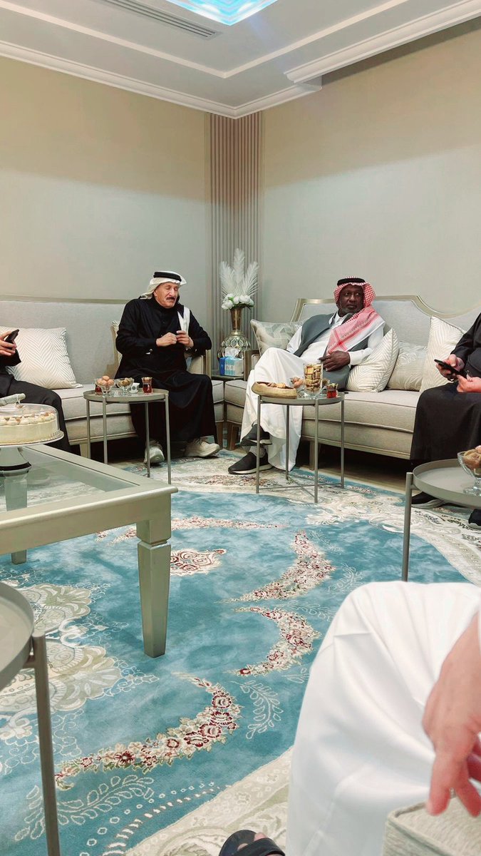 فيصل القيران (@alqeeran) on Twitter photo <a href="/ibra_alfrayan/">الدكتور ابراهيم الفريان</a> ياحبيبي يابو صالح ..
يعلم الله انها كانت من اللحظات الجميلة بحياتي عندما شرفني الأسطورة ماجد عبدالله بزيارتي ، وشرفتني انت بتواجدك <a href="/ibra_alfrayan/">الدكتور ابراهيم الفريان</a> ياحبيبي يابو صالح ..
يعلم الله انها كانت من اللحظات الجميلة بحياتي عندما شرفني الأسطورة ماجد عبدالله بزيارتي ، وشرفتني انت بتواجدك