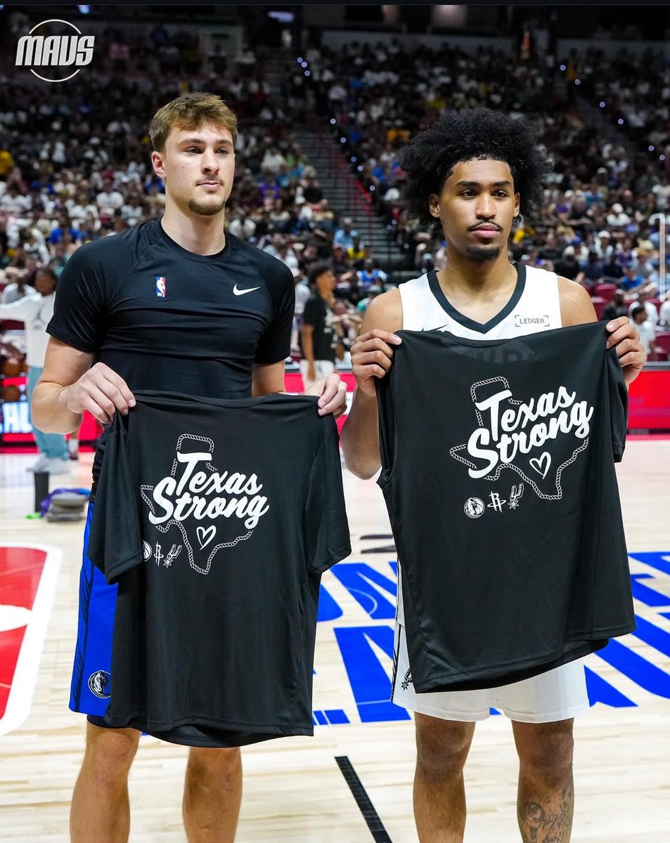 DL2Muse's tweet photo. Cooper Flagg     vs.     Dylan Harper

31 points                       16 points
4 rebounds                   6 rebounds
10-20 FG                       5/11 FG
3/8 3FG                          2 steals
1 block                            1 block

Great showing by both! https://t.co/fqen0u9daK