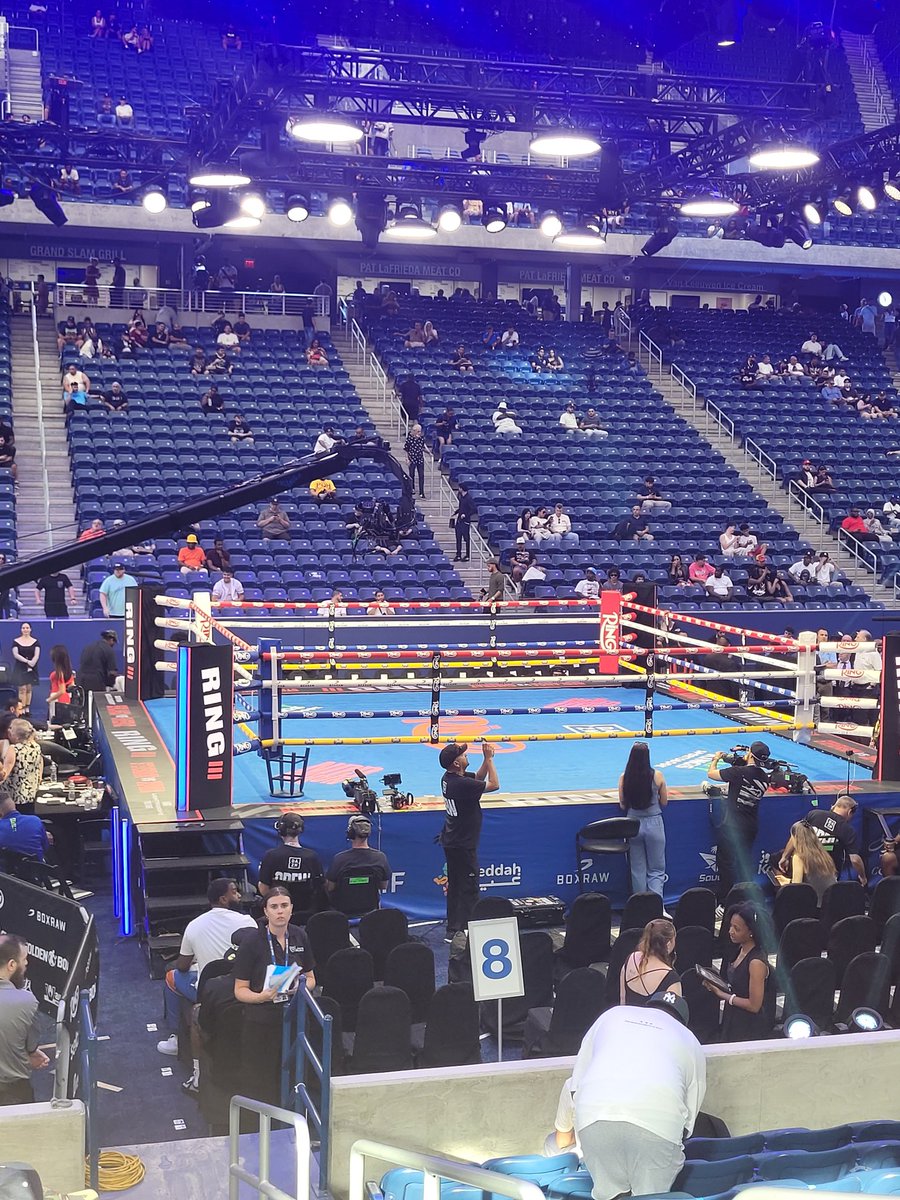 CFC_RICK_1985's tweet image. Stay with @bigfightweekend. I will be updating from inside Louis Armstrong. #LWOS. #BerlangaSheeraz.

bigfightweekend.com/recaps/hamzah-…