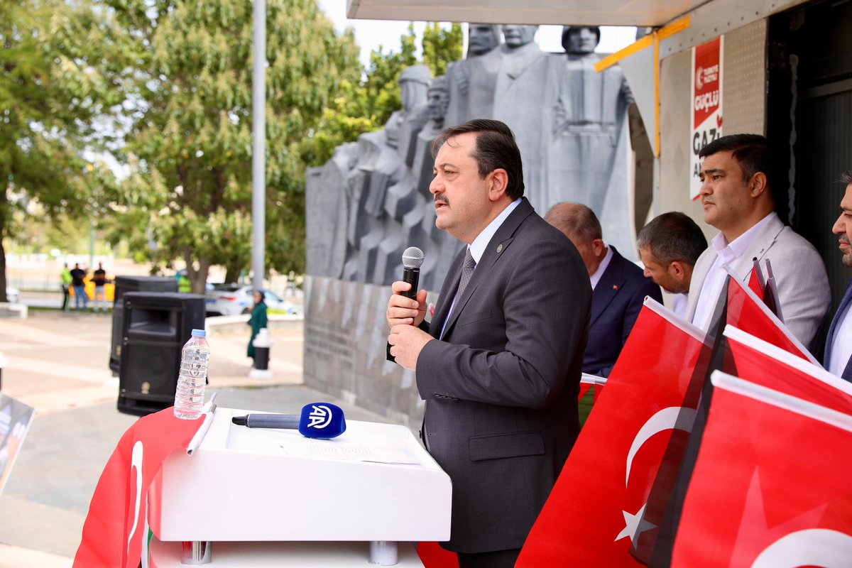 Bu topraklara rengini şehitlerimizin kanı verdi…

Al bayrağımız, gökte hür ve gururla dalgalanıyorsa; bu, inancımızın, birliğimizin ve dirayetimizin eseridir. 🇹🇷

AK Parti ise milletin sesi, ümmetin duası, mazlumun umududur.

Bu kutlu davaya sadakatimiz, bayrağa duyduğumuz aşkla