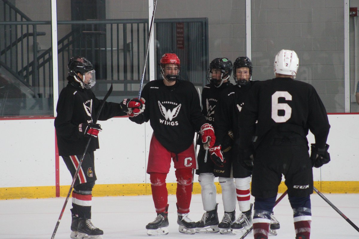 It was a tight game in Pre All-Star Game One!
Red 3
Black 4
#WingsWay #WingsFamily #NAHL