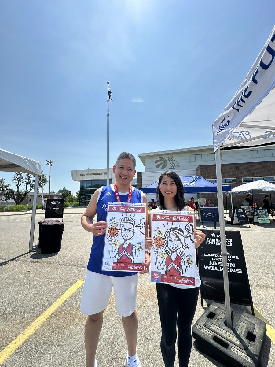 While fans waited for their test drive they sat down to get a custom caricature to remember the day by 🤩