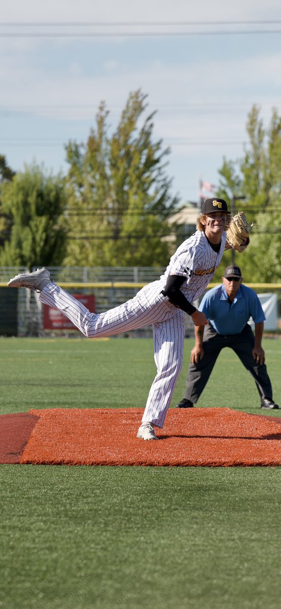 KeyErika83692's tweet photo. @SunwestLegion Another double header, another double win on Wednesday against Eugene Challengers. https://t.co/4T9a2XGjY9
