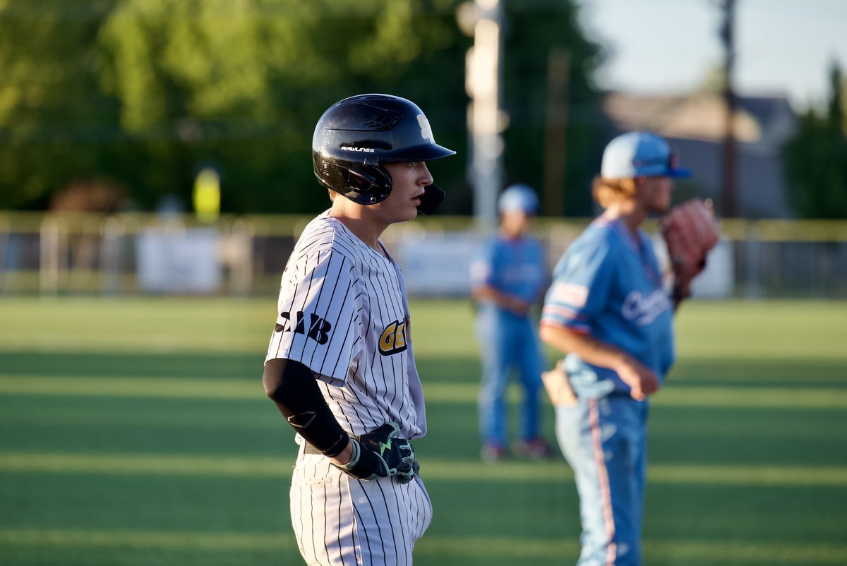 KeyErika83692's tweet photo. @SunwestLegion Another double header, another double win on Wednesday against Eugene Challengers. https://t.co/4T9a2XGjY9