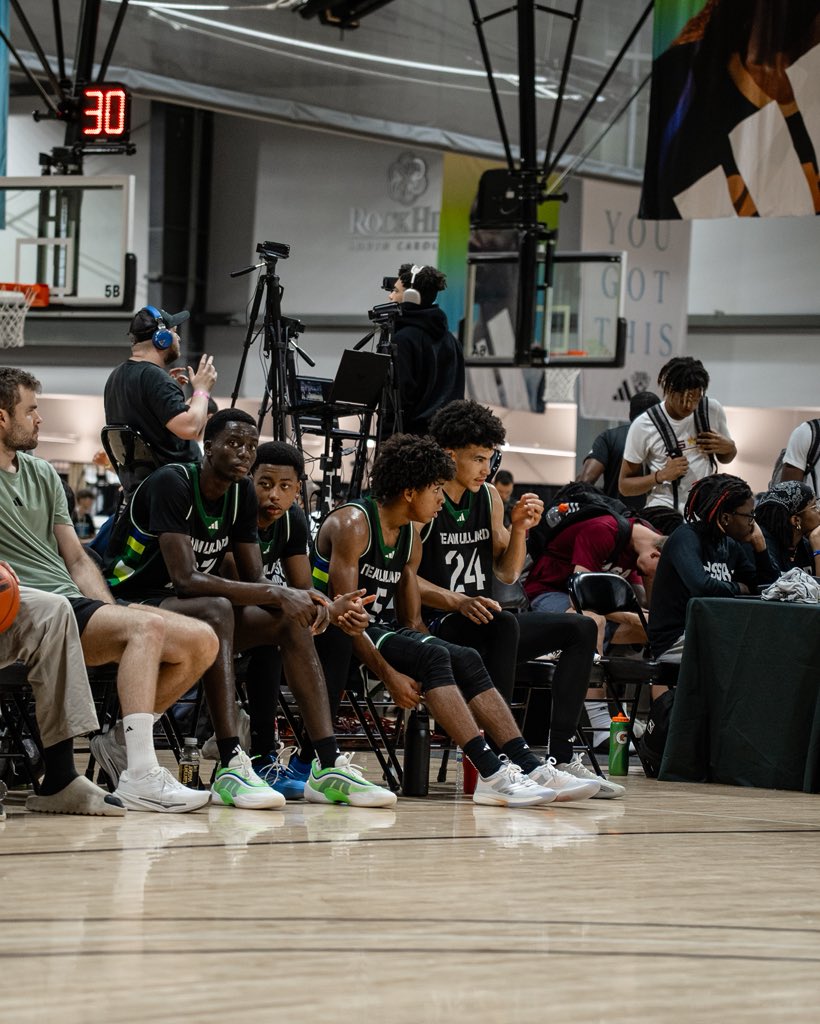 TEAM LILLARD 16U TO THE CHAMPIONSHIP 🏆

<a href="/simplyy_bball/">SIMPLY BASKETBALL</a>