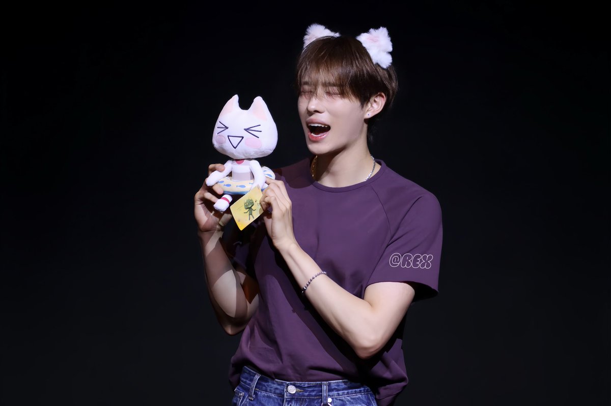 callmeRexxx9's tweet image. 250712
˃̶͈̀🜲˂̶͈́!!
#keeho #기호
#P1Harmony #피원하모니