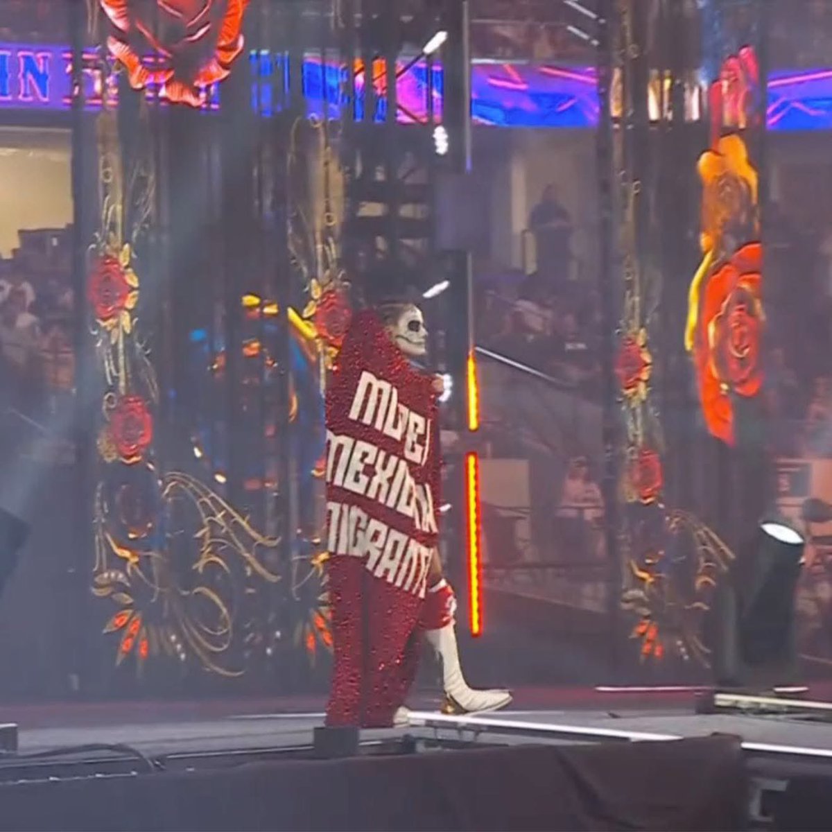 me no a menudo hablar acerca de cosas qué no son trabajo sexual, y el español no es mi primera idioma, pero me encanta el luchadora <a href="/thunderrosa22/">Thunder Rosa</a>. mujer mexicana inmigrante 💕