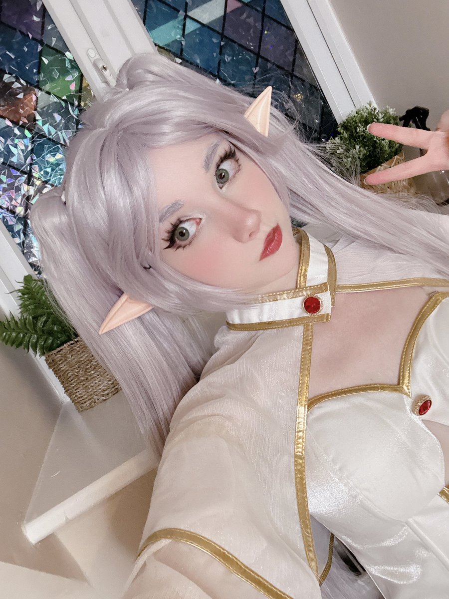 who wants a frieryn booty pic? &gt;:)