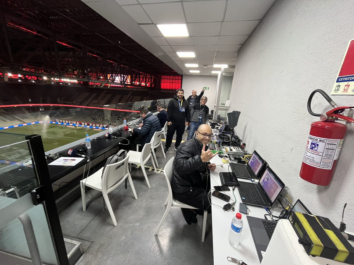 <a href="/AthleticoPR/">Athletico Paranaense</a> x <a href="/goiasoficial/">Goiás Esporte Clube</a> na <a href="/jpnewspr/">Jovem Pan News Paraná</a> 107.1 FM 📻 
Comigo, <a href="/gui__moreira/">Guilherme Moreira</a> <a href="/oduduoliveira_/">Eduardo Oliveira</a> e <a href="/LuccaMarreiros/">Lucca Marreiros</a>