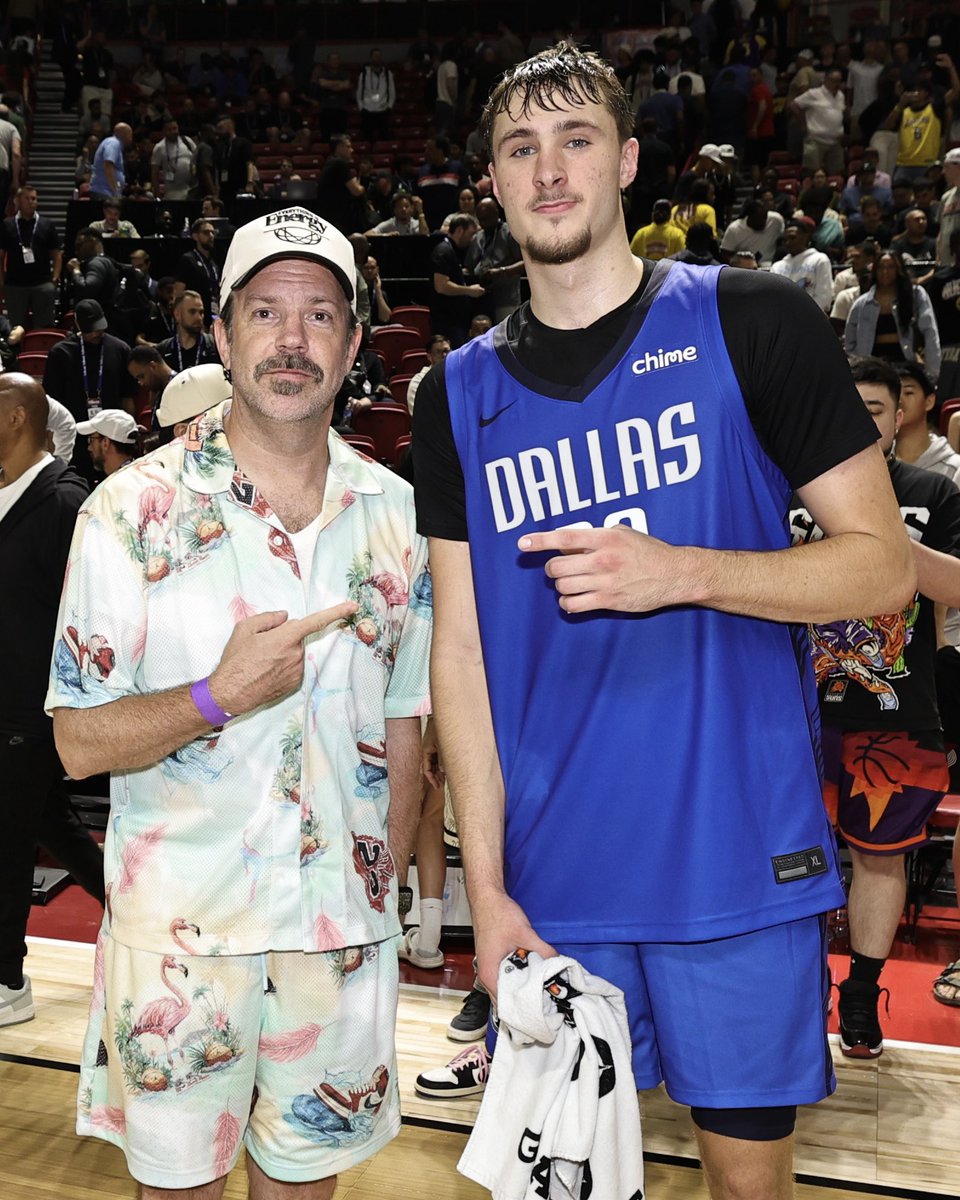 Jason Sudeikis came through #NBA2KSummerLeague to see <a href="/Cooper_Flagg/">Cooper Flagg</a> in action!