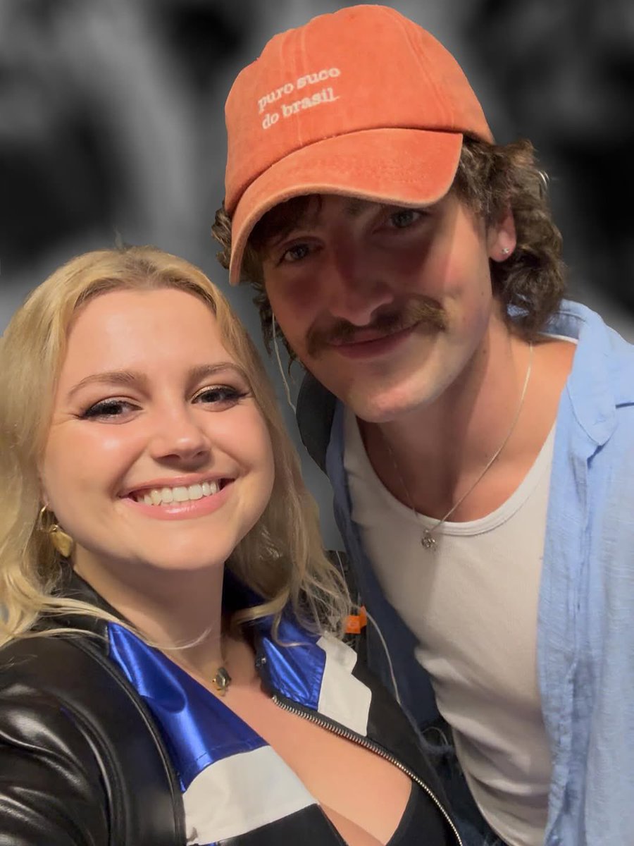 BooneAccess's tweet image. Benson Boone with a fan today in Berlin