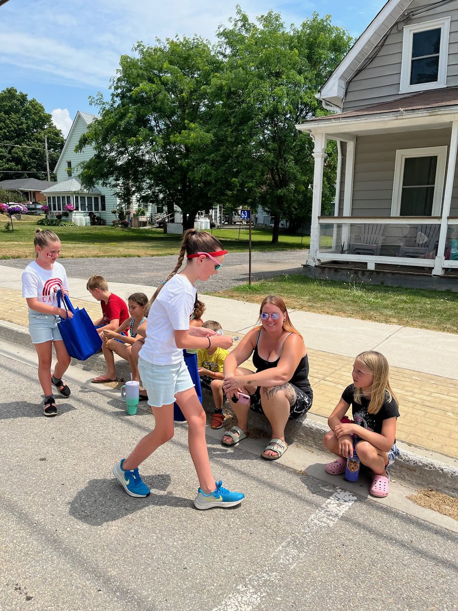 MikeBarrettON's tweet image. Summer was in full swing at the Elgin Days Parade today! ☀️
Team Barrett joined the Canada-themed fun, walking the route lined with folks celebrating community. 🇨🇦
Big thanks to the volunteers who make this a great weekend every year!