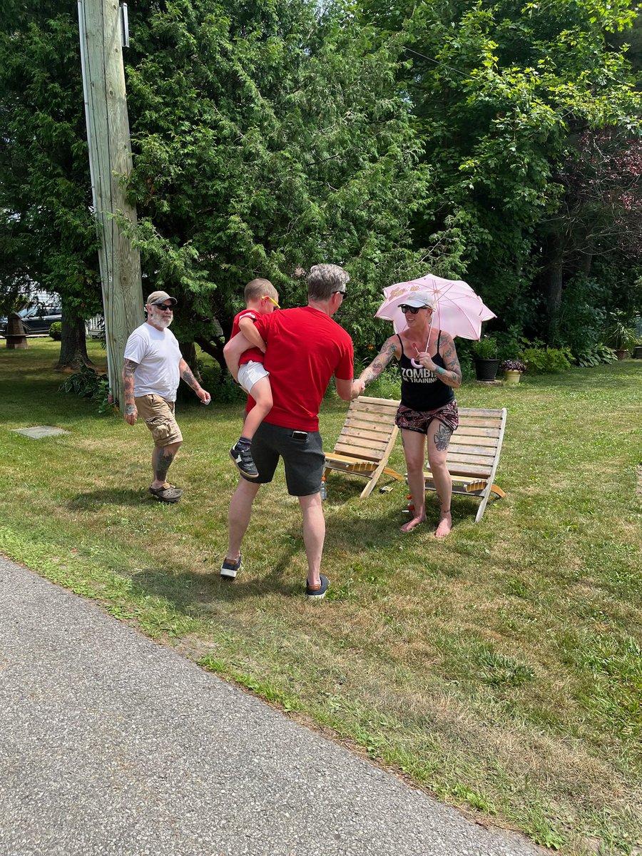 MikeBarrettON's tweet image. Summer was in full swing at the Elgin Days Parade today! ☀️
Team Barrett joined the Canada-themed fun, walking the route lined with folks celebrating community. 🇨🇦
Big thanks to the volunteers who make this a great weekend every year!