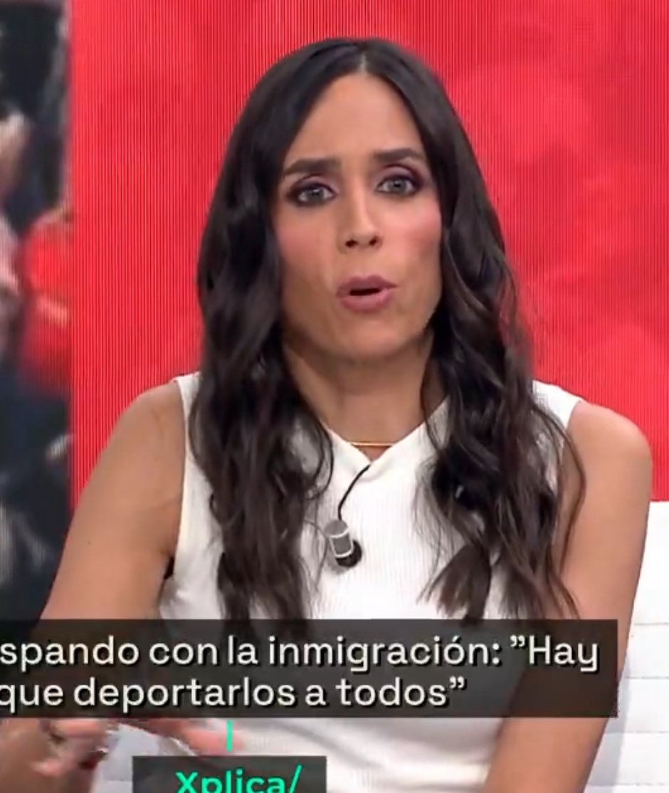Se llama Pilar Velasco y acaba de soltar esto en la Sexta: “La tercera fuerza política, Vox, ha dado un salto alentando a la población a que salga a cazar inmigrantes. Esto es muy peligroso”.

Espero que desde VOX tomen medidas contra las calumnias e injurias esta menopáusica.