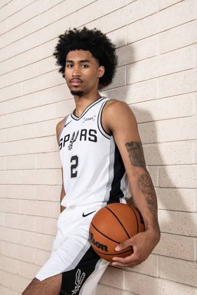 SleeperSpurs's tweet image. Dylan Harper in his debut:
20 minutes
16 PTS
6 REB
2 AST
5/12 shooting
AND a Spurs win let’s go #SpursNation