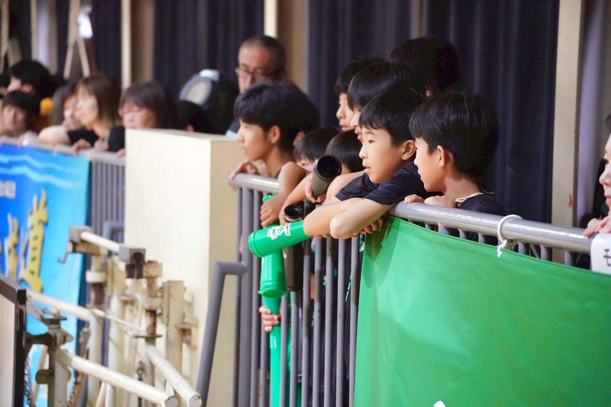 【中体連チーム】
昨日は総体松戸支部予選1日目でした。

1試合目vs松戸一中
●0-2○
2試合目vs常盤平中
○2-0●
3試合目vsZEST
○2-0●
結果→グループ2位

なんとか来週の代表決定戦に駒を進めました✨
3つのうちのあと1枠をかけたトーナメントです。