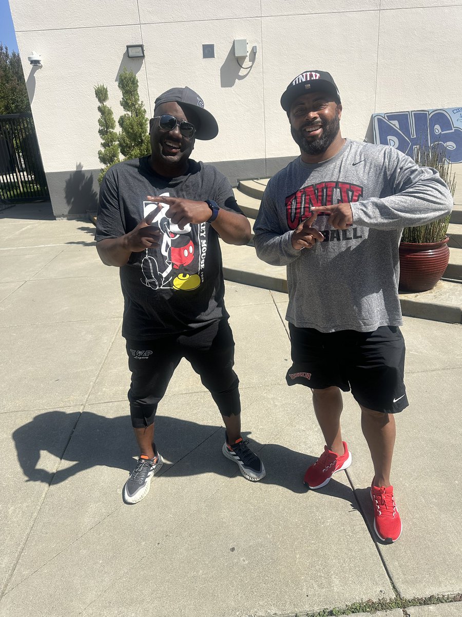 CoachTTMP's tweet image. I know what I did to make it outta where we lived. Task was looking for his uncle I was 16. We made it out @coachqganther #TheT’s #GlobeBoys #Richmond