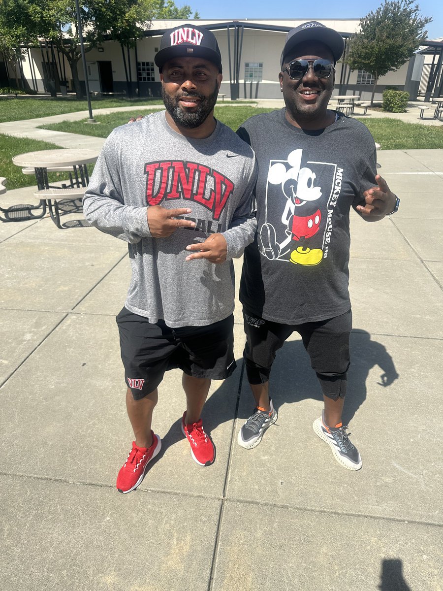 CoachTTMP's tweet image. I know what I did to make it outta where we lived. Task was looking for his uncle I was 16. We made it out @coachqganther #TheT’s #GlobeBoys #Richmond