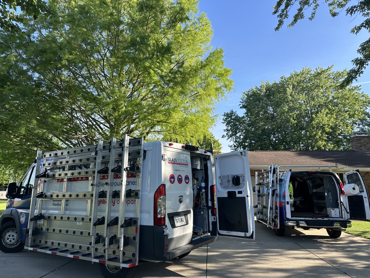 The_GlassDoctor's tweet image. Not all bathrooms are built the same—and your shower door shouldn’t be either. Custom-fit, clean lines, zero compromise. 🚿
📲 Call Glass Doctor for a door that fits your life.
#GlassDoctor #CustomShowerDesign #BathroomUpgrade