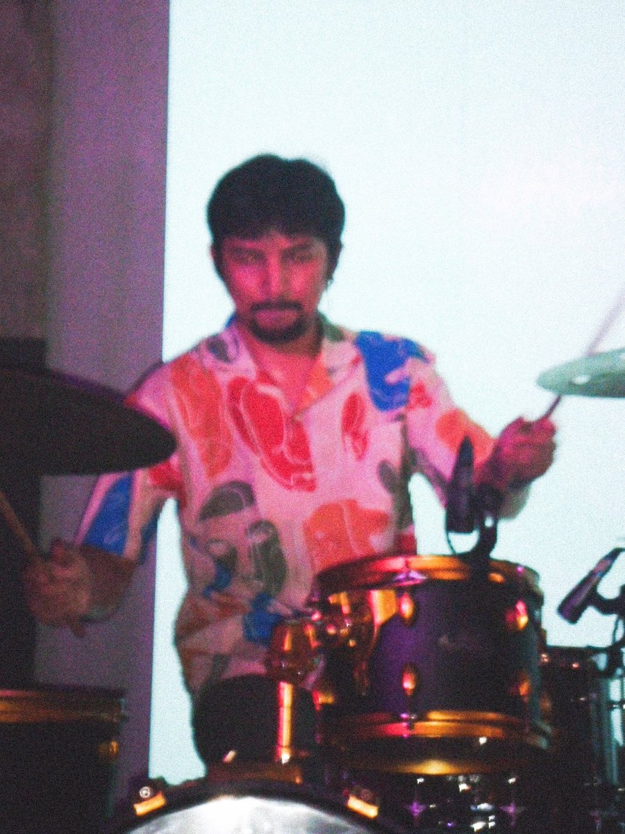 Seneng bgt ya Allah manggung hari ini terimakasiiiiiii. Panjang umur selalu band favoritku <a href="/dreambyrds/">DREAM.BYRDS</a> !!! Aamiin