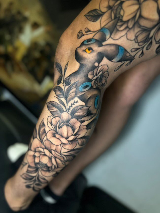 TheRoseylicious's tweet photo. Tattoo number 2 finished 😍🥰 https://t.co/0YrapIY2jl