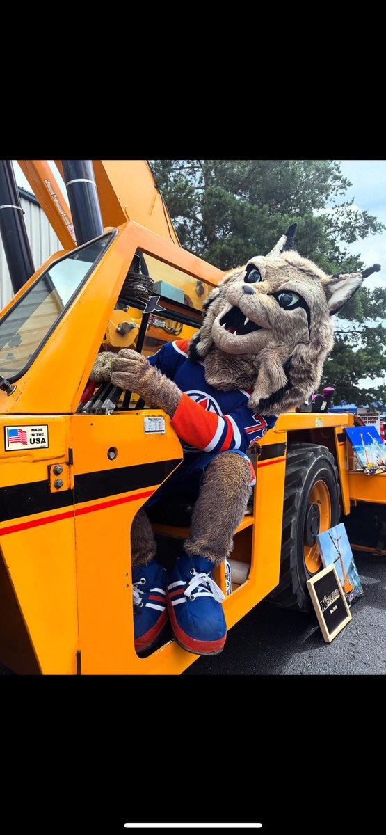 We had a great day at our family fun day today in #YEG you are up next #YMM see you Saturday 11 to 3 for a free family fun day. We will have live pieces of equipment for the little guys to demonstrate their smooth skills.  Just like our buddy Hunter.! #LetsGoOilers