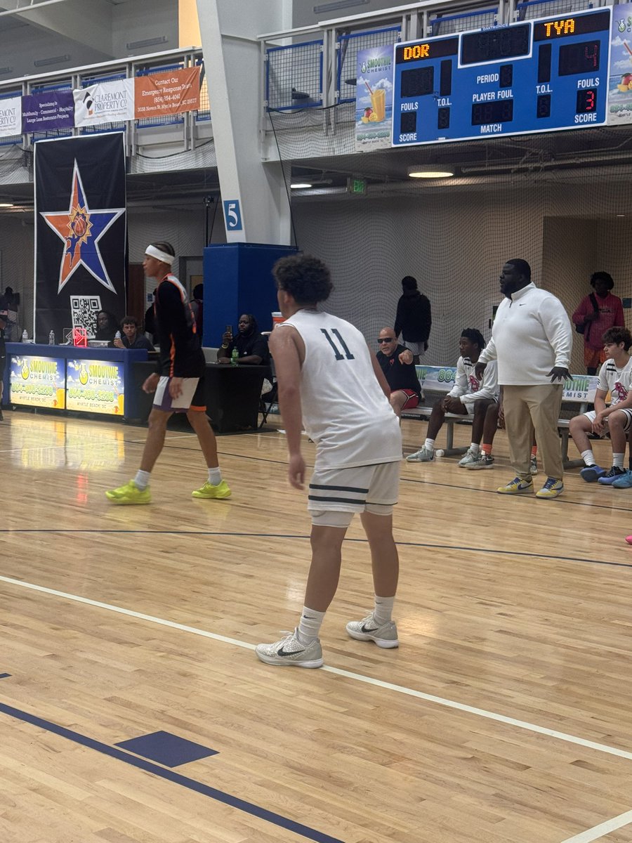 #BigShots #MyrtleBeachLive

#11 Michael Vilmeny for Miami Dor is showing why he’s one of the premier point guards at the event. His poise, vision, and ability to control the game have been on full display, helping Miami Dor jump out to an early 24-7 lead in the first half. A true