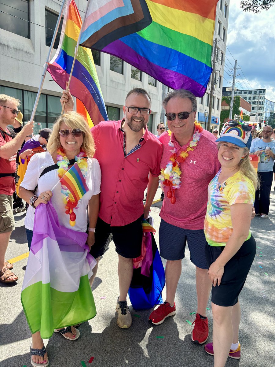 susanholt's tweet image. Happy Pride Fredericton 🏳️🌈🫶🏻
—
Bonne Fierté Fredericton 🏳️🌈🫶🏻