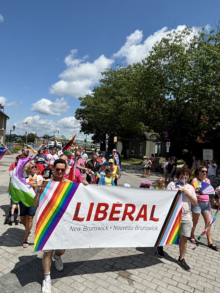 susanholt's tweet image. Happy Pride Fredericton 🏳️🌈🫶🏻
—
Bonne Fierté Fredericton 🏳️🌈🫶🏻